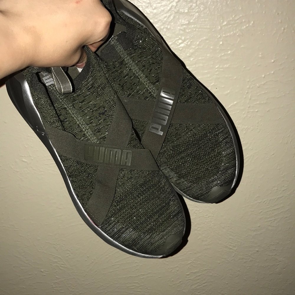 Women’s size 9 army green pumas